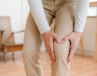 Patient consulting with a pain management doctor about chronic pain treatment in Portsmouth, NH